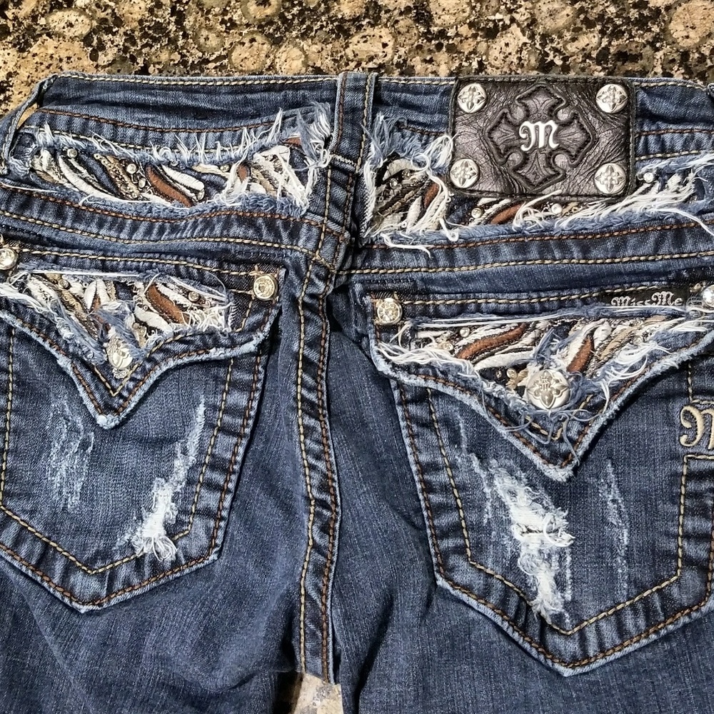 Miss Me sz 28 "signature skinny" jeans